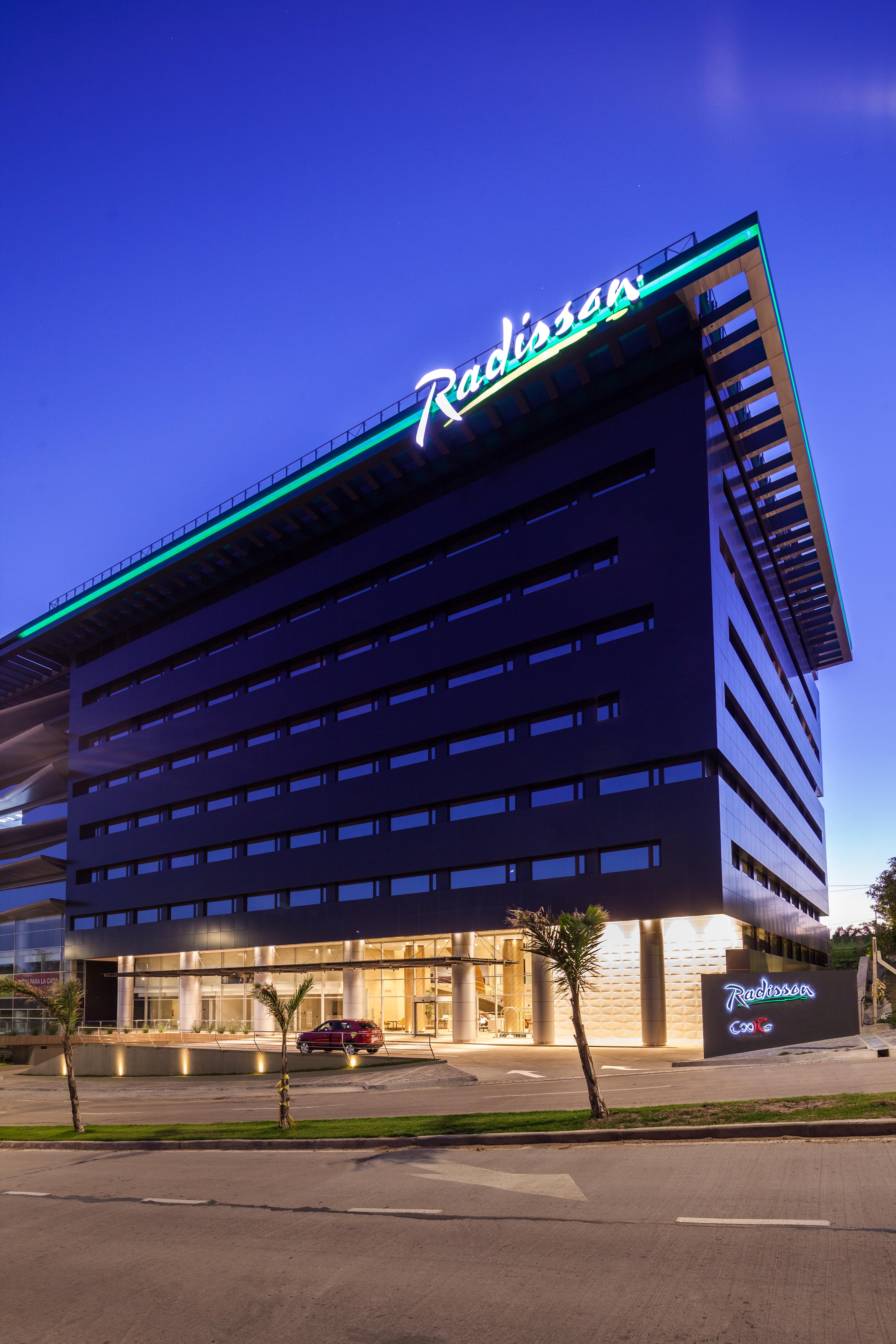 Radisson Hotel Santa Cruz 圣克鲁斯 外观 照片